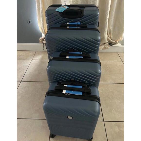 Luggage set - Picture 2 of 3